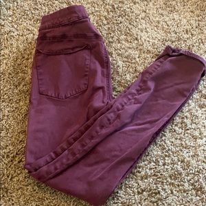 American eagle super stretch in burgundy
